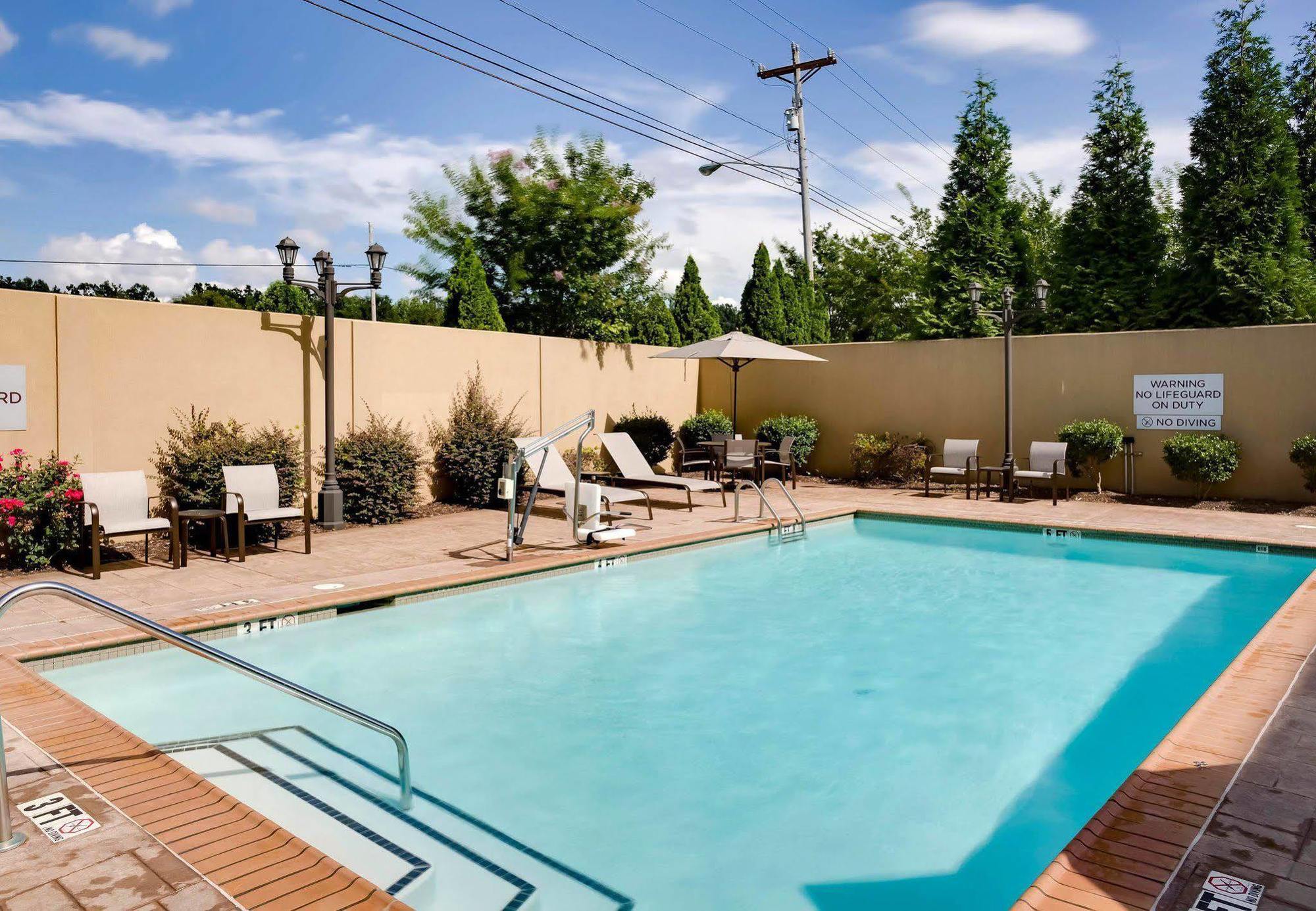 Courtyard Statesville Mooresville/Lake Norman Exterior photo